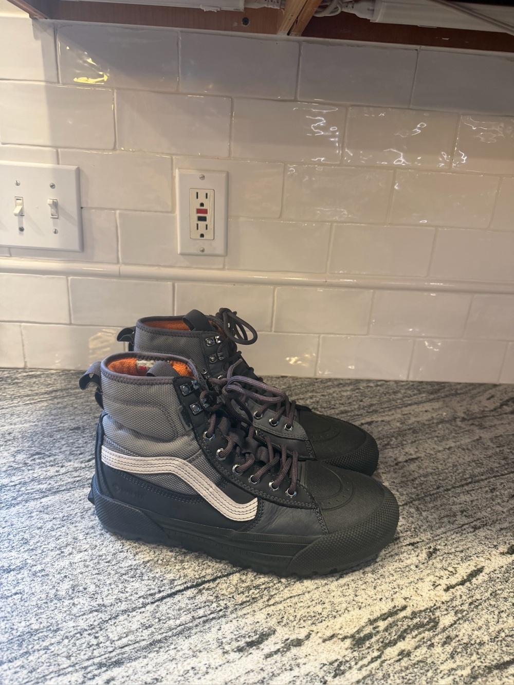 Men’s Vans Sk8-Hi GORE-TEX MTE-3 Size 8/Women’s 9.5